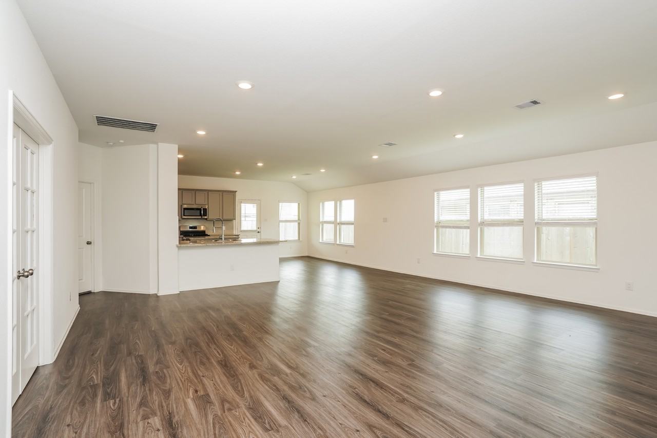 310 Pickwick Gardens Ln - Photo 2 of 15