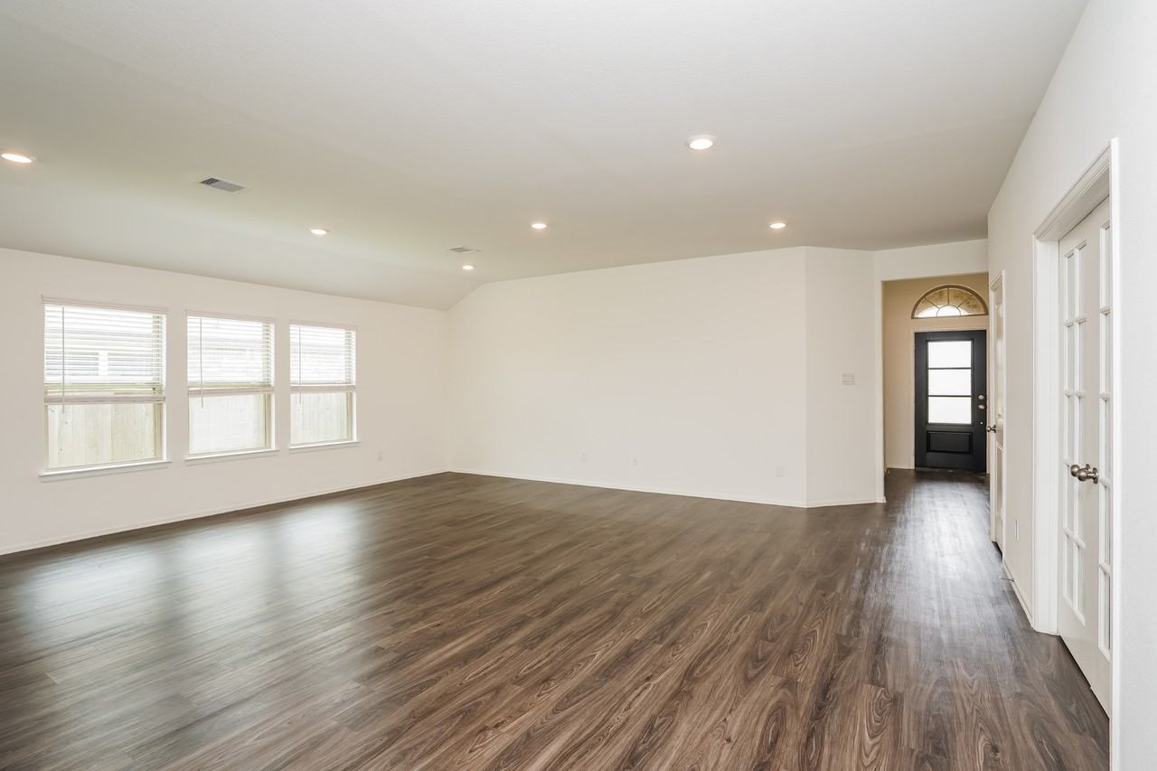 310 Pickwick Gardens Ln - Photo 5 of 15