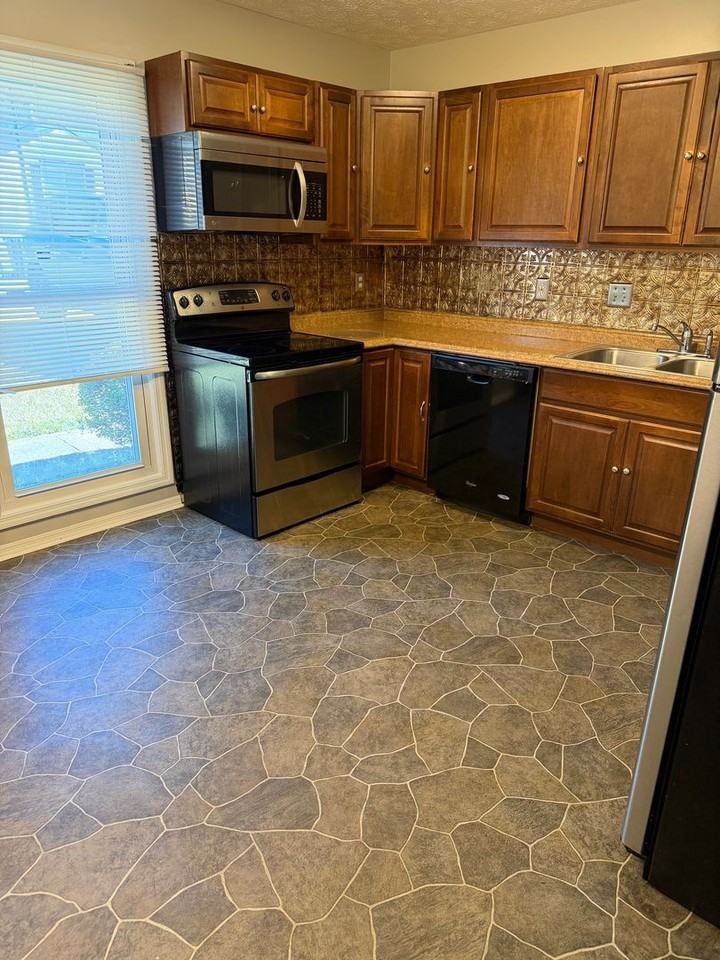 2203 Hunter Ct - Photo 5 of 8