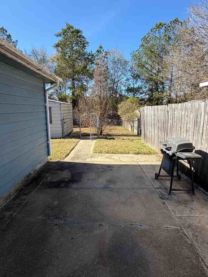 2203 Hunter Ct - Photo 6 of 8