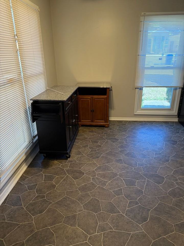 2203 Hunter Ct - Photo 7 of 8