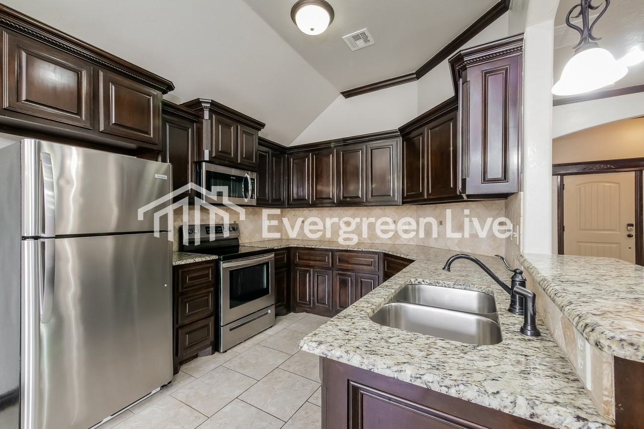 2305 Wayne Cutt Ave - Photo 7 of 17