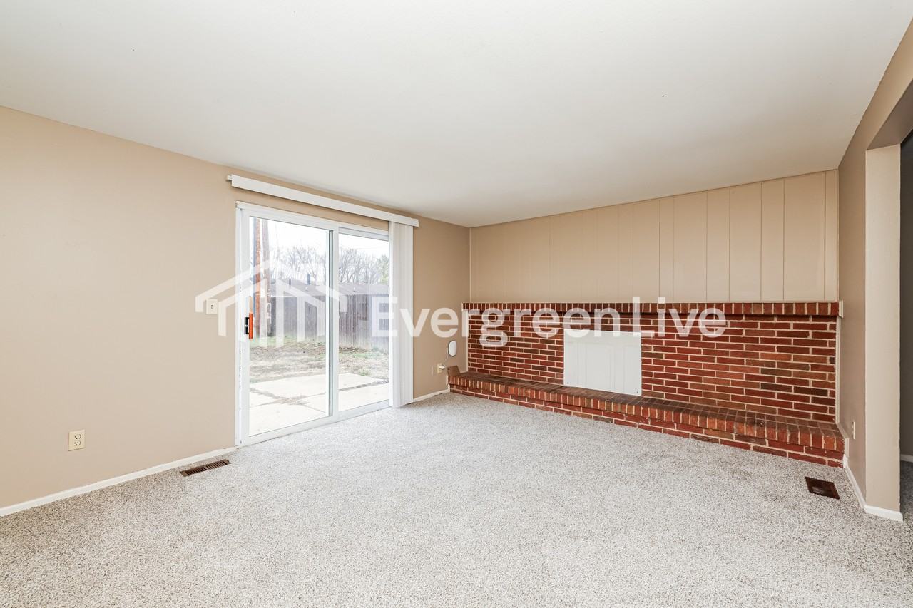 4418 Procuniar Dr - Photo 4 of 15