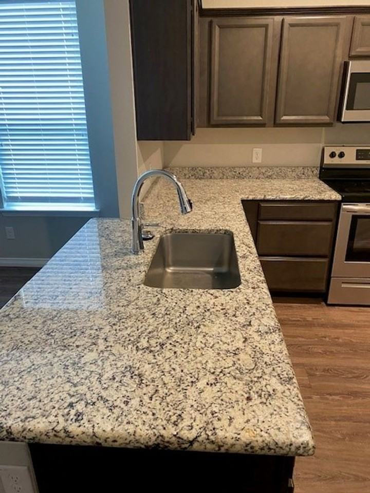 21 Elk Dr - Photo 2 of 11