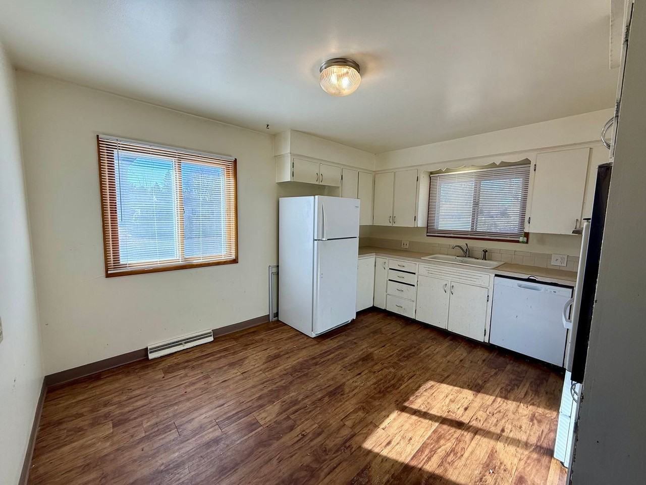 2504 Spruce Dr - Photo 5 of 19