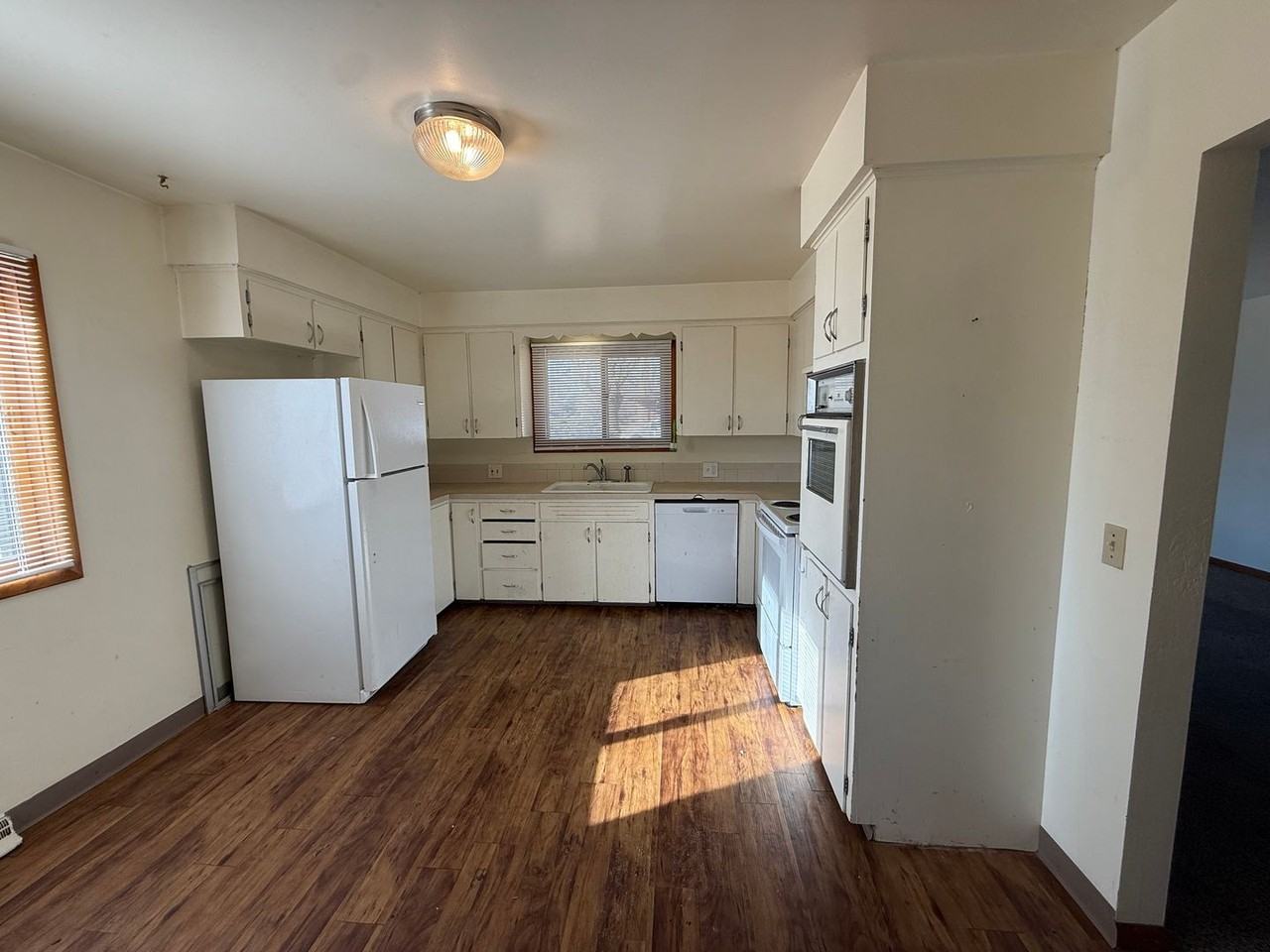 2504 Spruce Dr - Photo 6 of 19