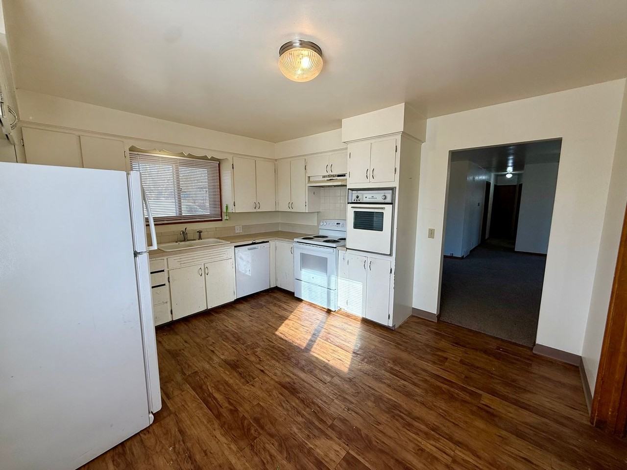 2504 Spruce Dr - Photo 7 of 19