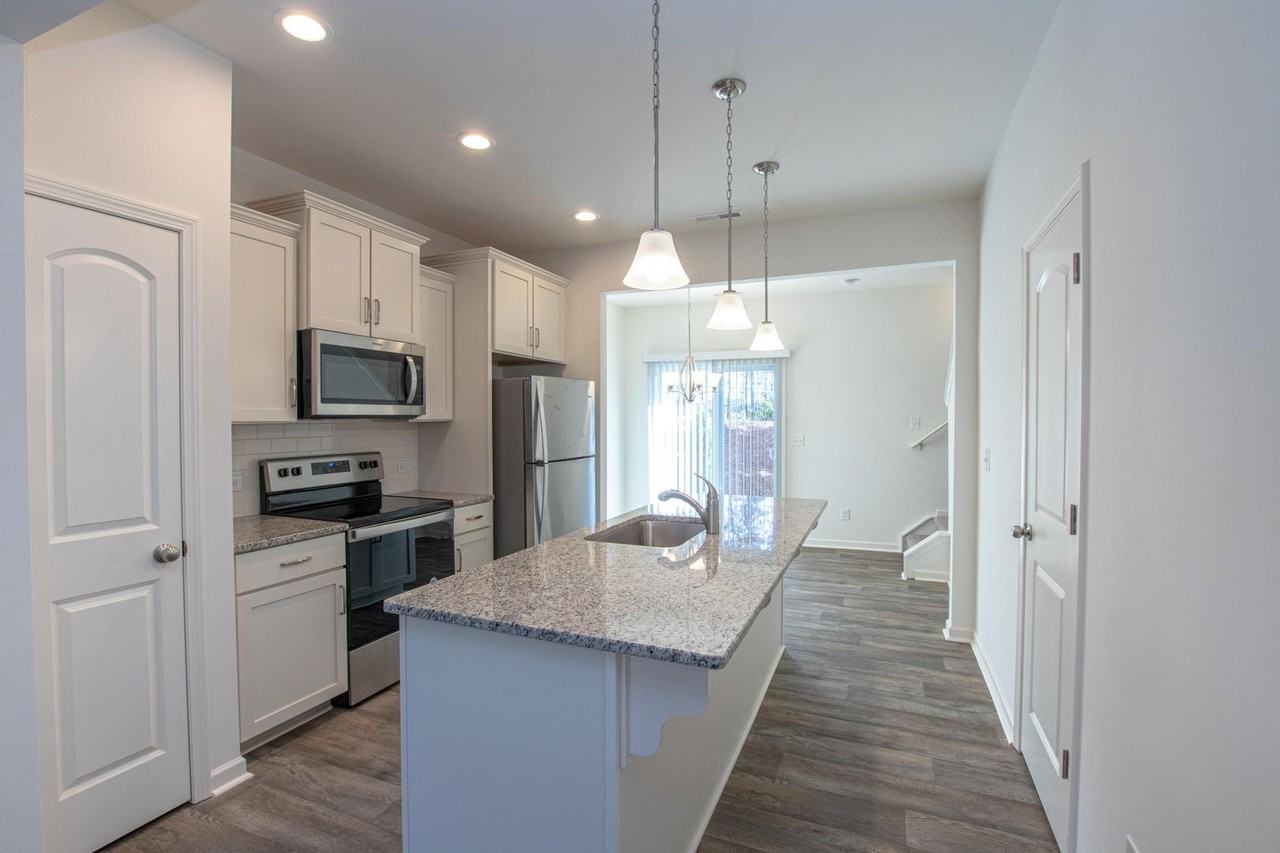 8577 Forest Point Rd Nw - Photo 3 of 20