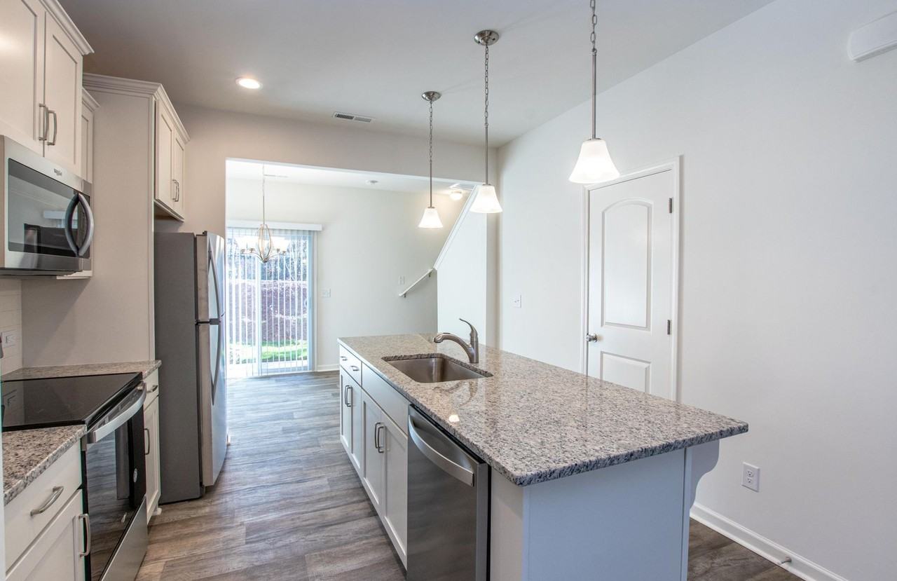 8577 Forest Point Rd Nw - Photo 4 of 20