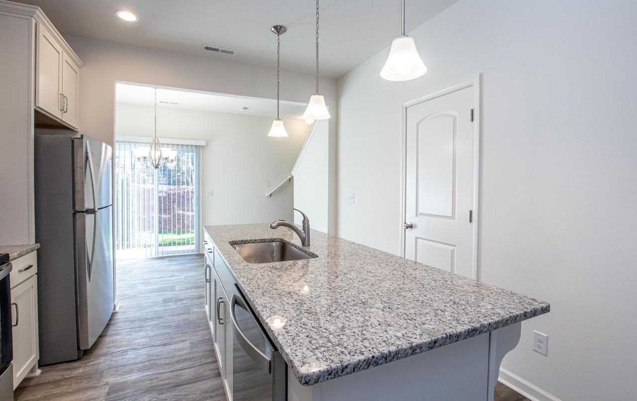 8577 Forest Point Rd Nw - Photo 5 of 20