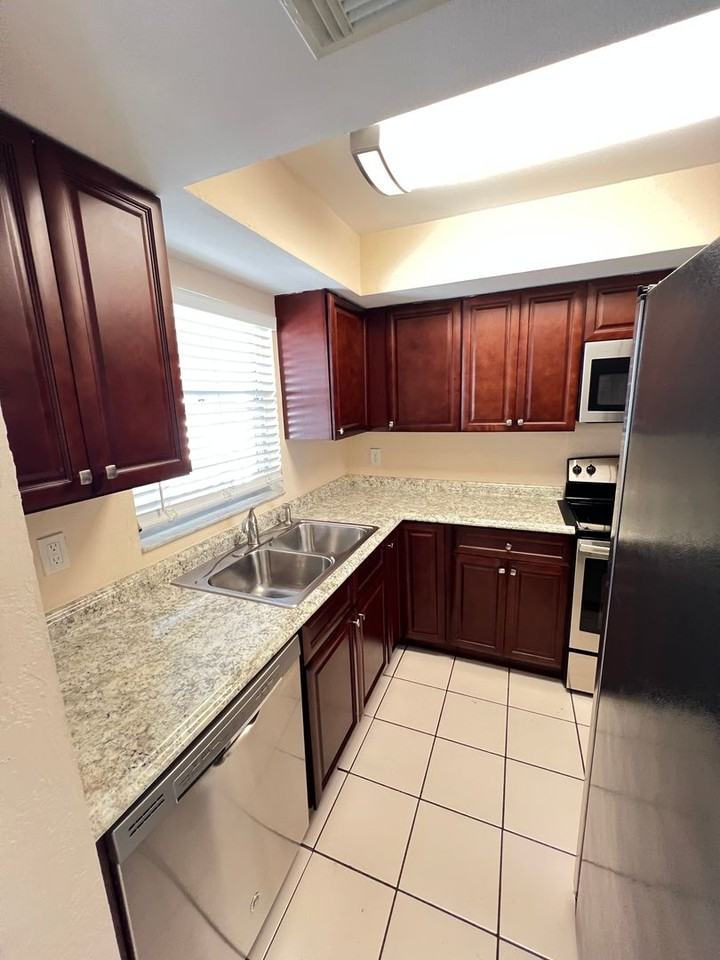 1840 Morrill St - Photo 2 of 12