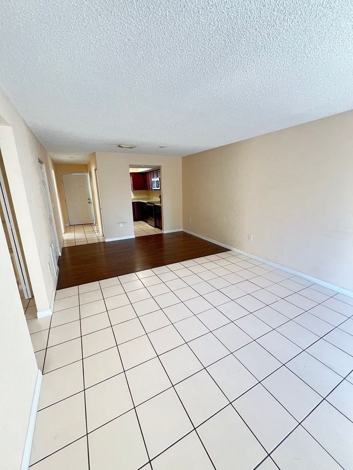 1840 Morrill St - Photo 4 of 12