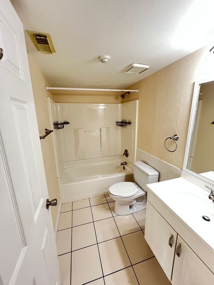 1840 Morrill St - Photo 5 of 12