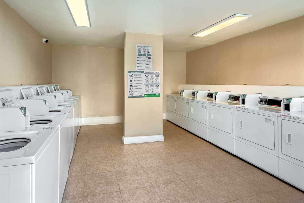 Stardust Villa Apartments - Photo 5 of 5