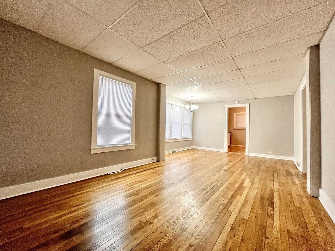 1627 Madison St - Photo 5 of 19