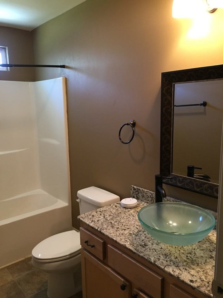 108 Padre Dr - Photo 2 of 6