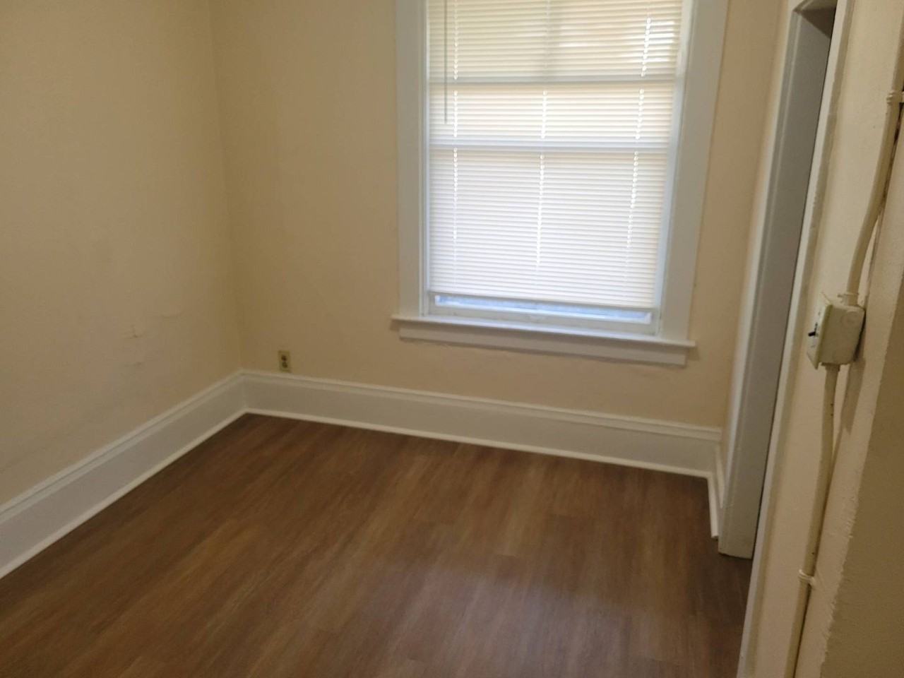 3233 N 20th St - Photo 4 of 12