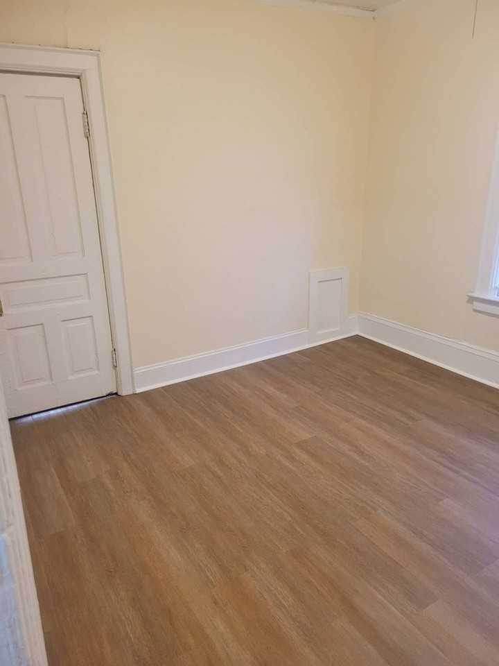 3233 N 20th St - Photo 5 of 12