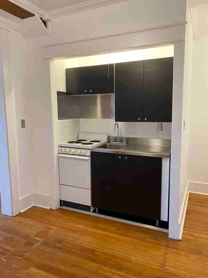 Alexandra Court Apartments - Photo 3 of 9