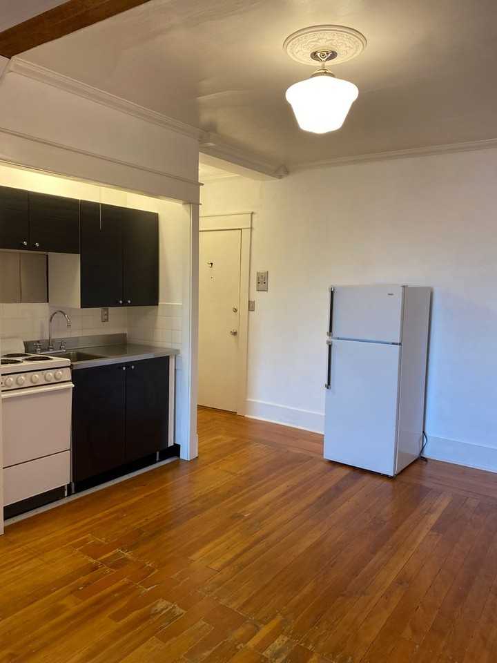 Alexandra Court Apartments - Photo 5 of 9