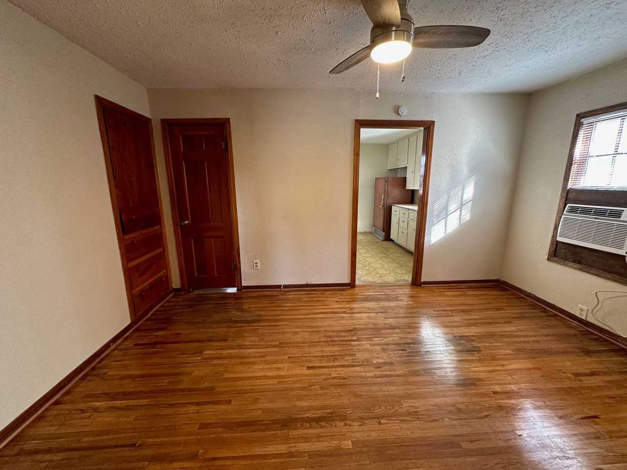 1411 S Ong St #B - Photo 4 of 11