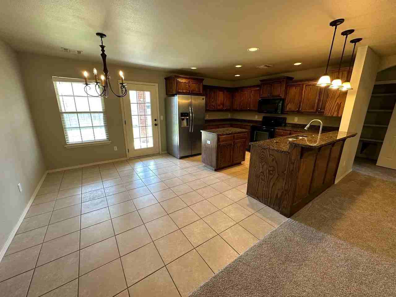 4418 S Roberts St - Photo 4 of 18