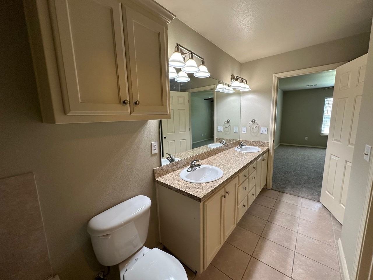 4418 S Roberts St - Photo 7 of 18