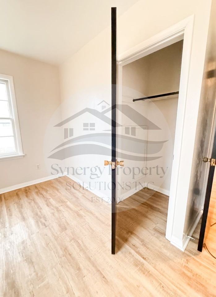 816 Roanoke St - Photo 5 of 10