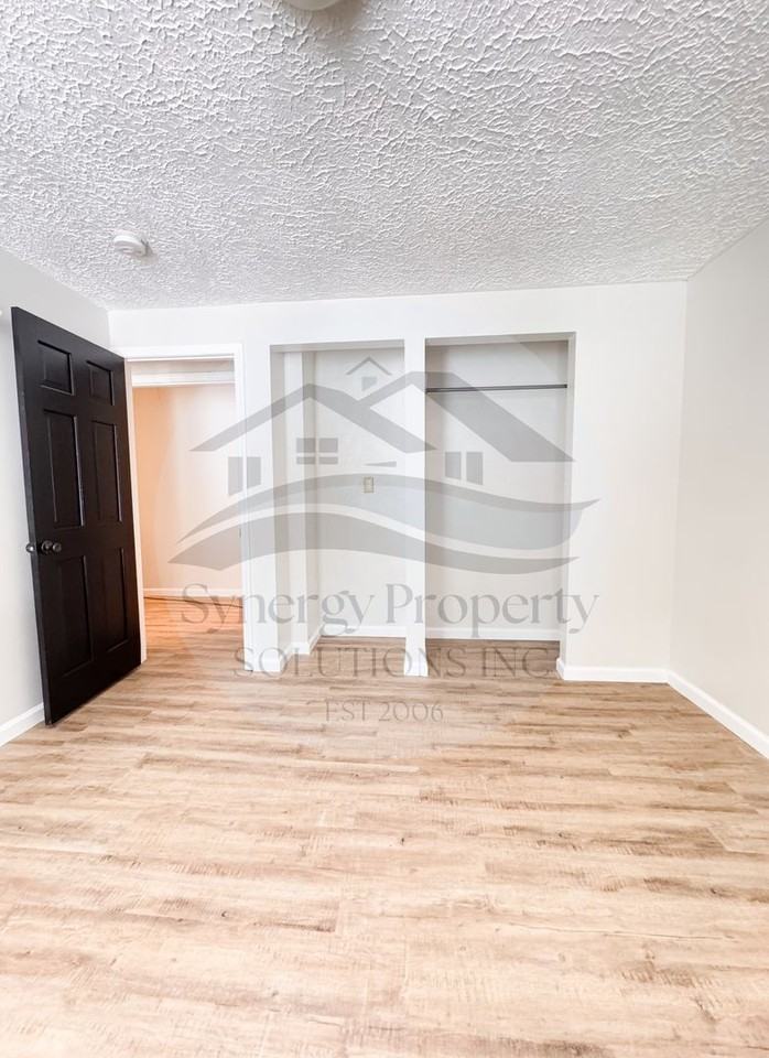 2130 W Cook Rd - Photo 5 of 26