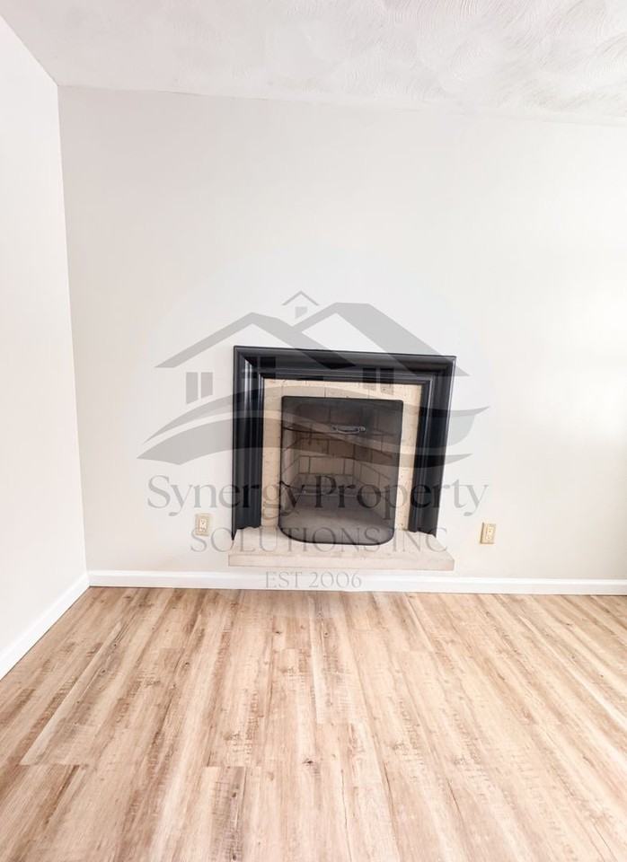 2130 W Cook Rd - Photo 7 of 26