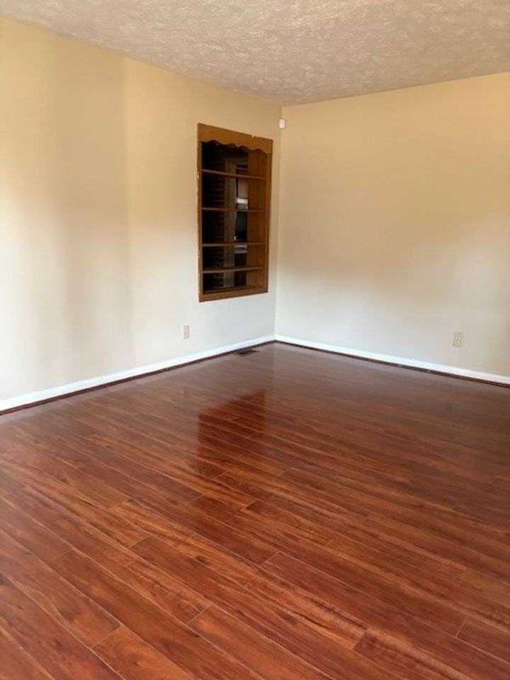 501 N Mcnair St - Photo 3 of 15