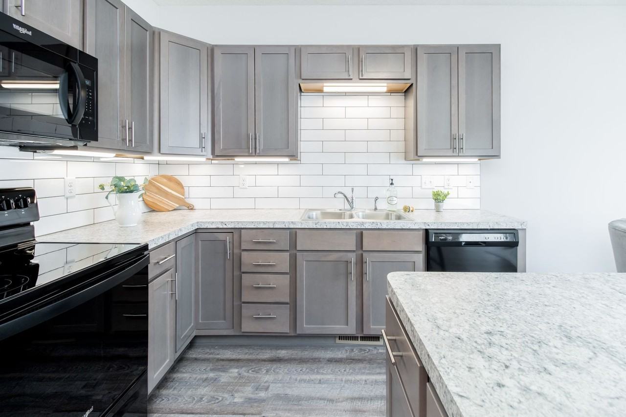 4112 N Manchester St - Photo 5 of 17