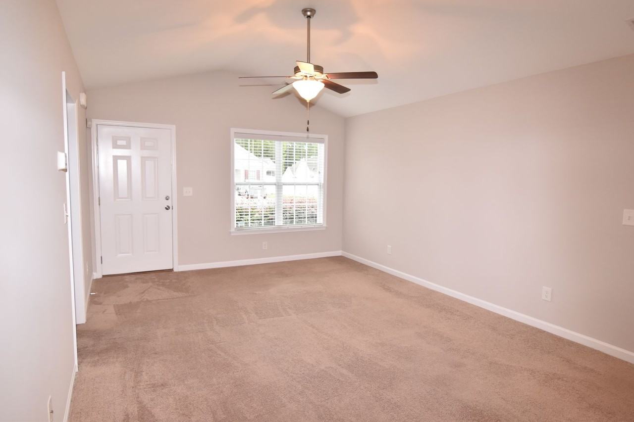 1942 Sapphire Rd - Photo 3 of 27