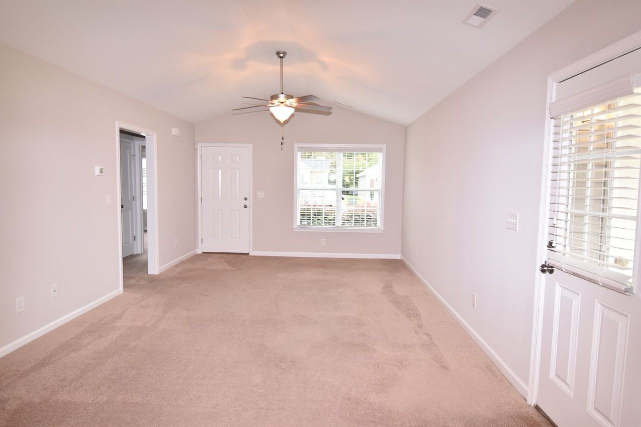 1942 Sapphire Rd - Photo 4 of 27