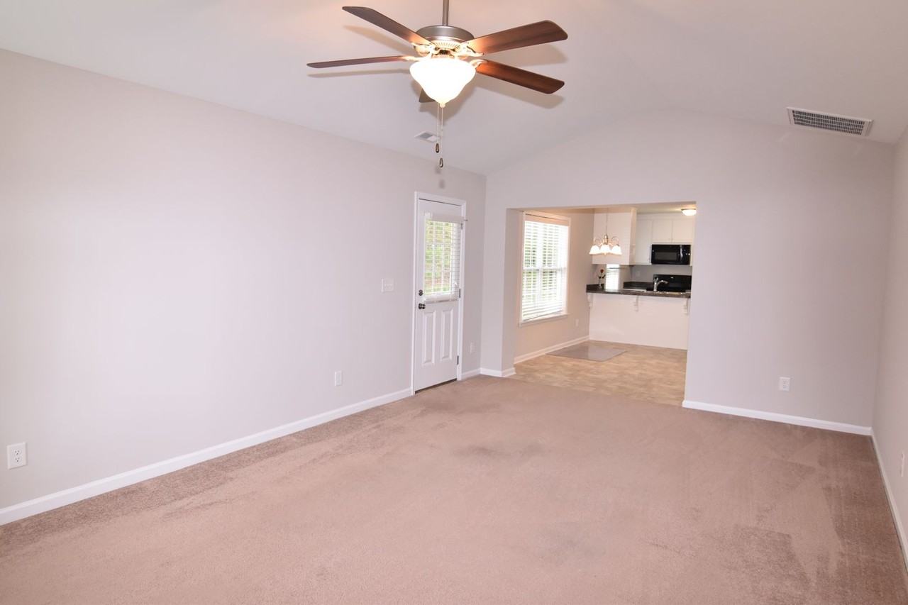 1942 Sapphire Rd - Photo 5 of 27