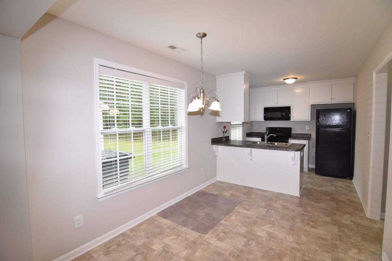 1942 Sapphire Rd - Photo 6 of 27