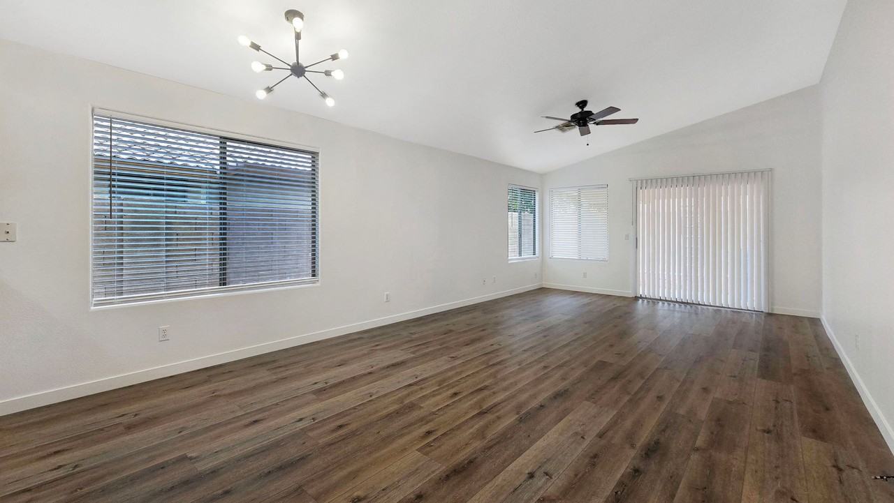 8440 W Rue De Lamour - Photo 2 of 20