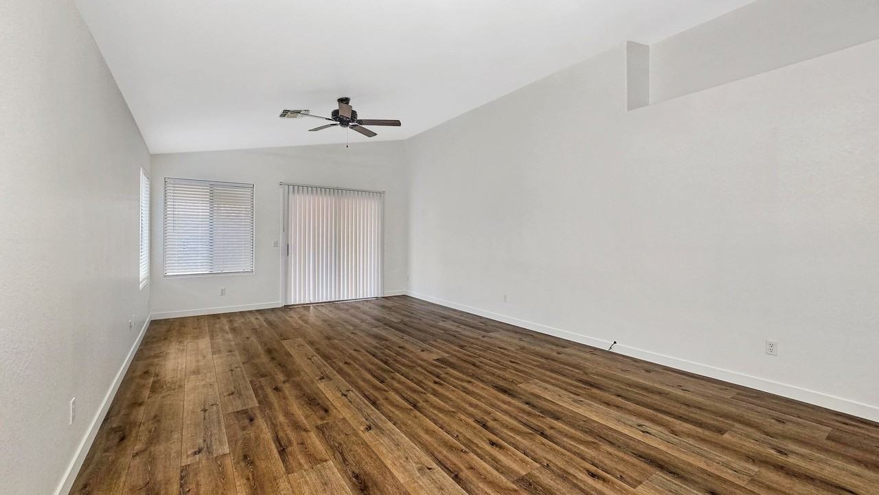 8440 W Rue De Lamour - Photo 3 of 20