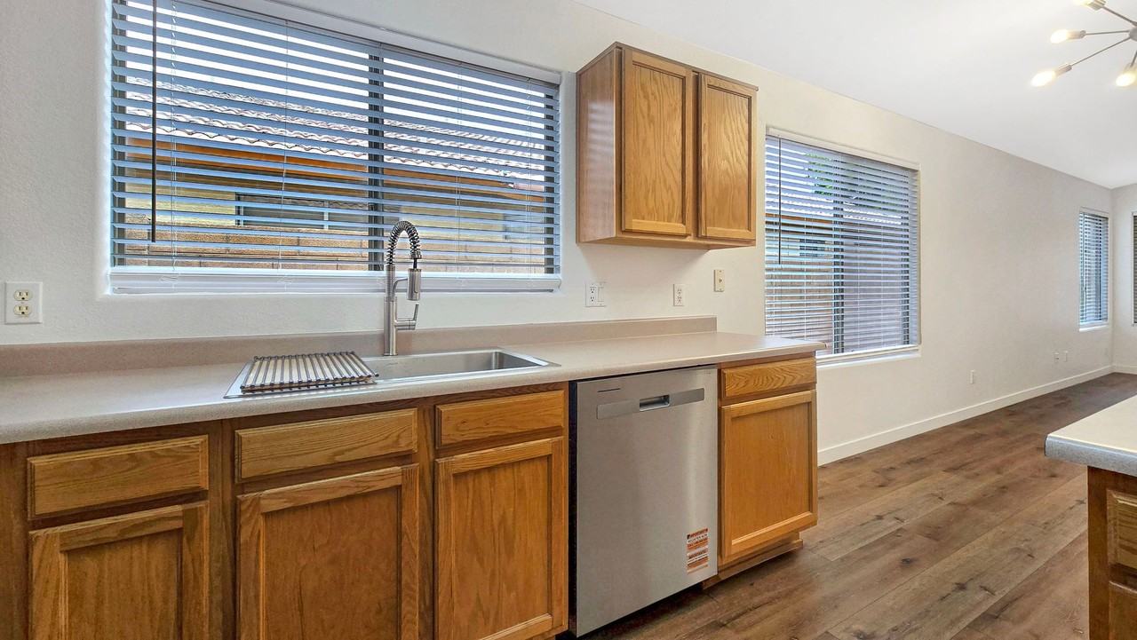 8440 W Rue De Lamour - Photo 6 of 20