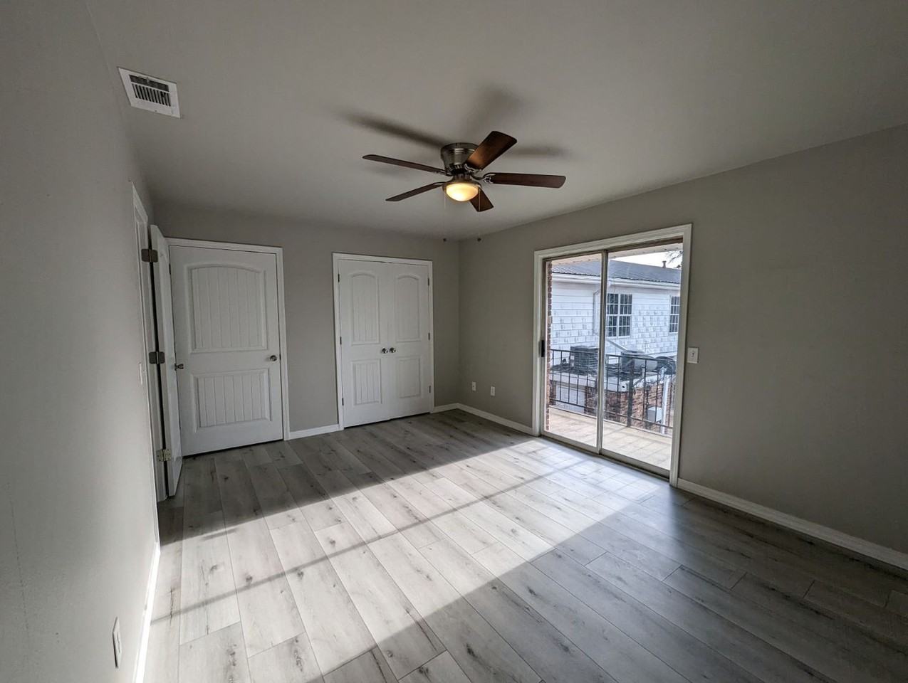 591 E Boswell St - Photo 5 of 9