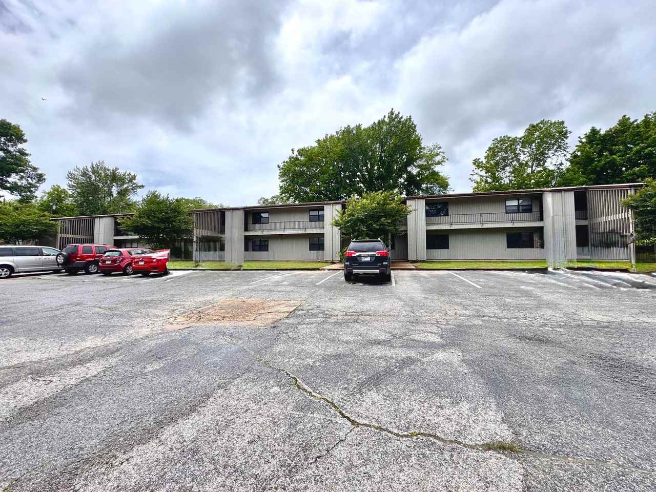 330 S 17th St - Photo 2 of 7