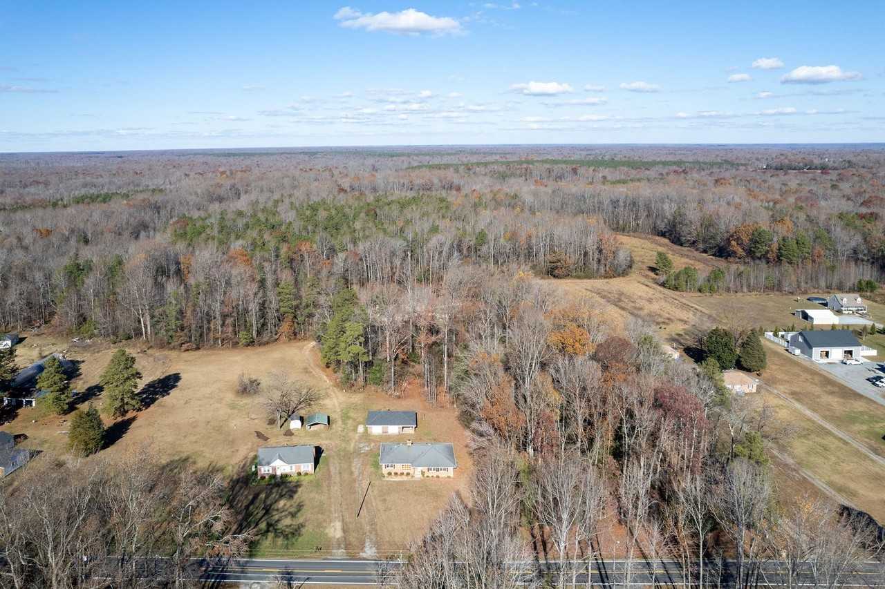 5110 New Kent Hwy - Photo 2 of 40