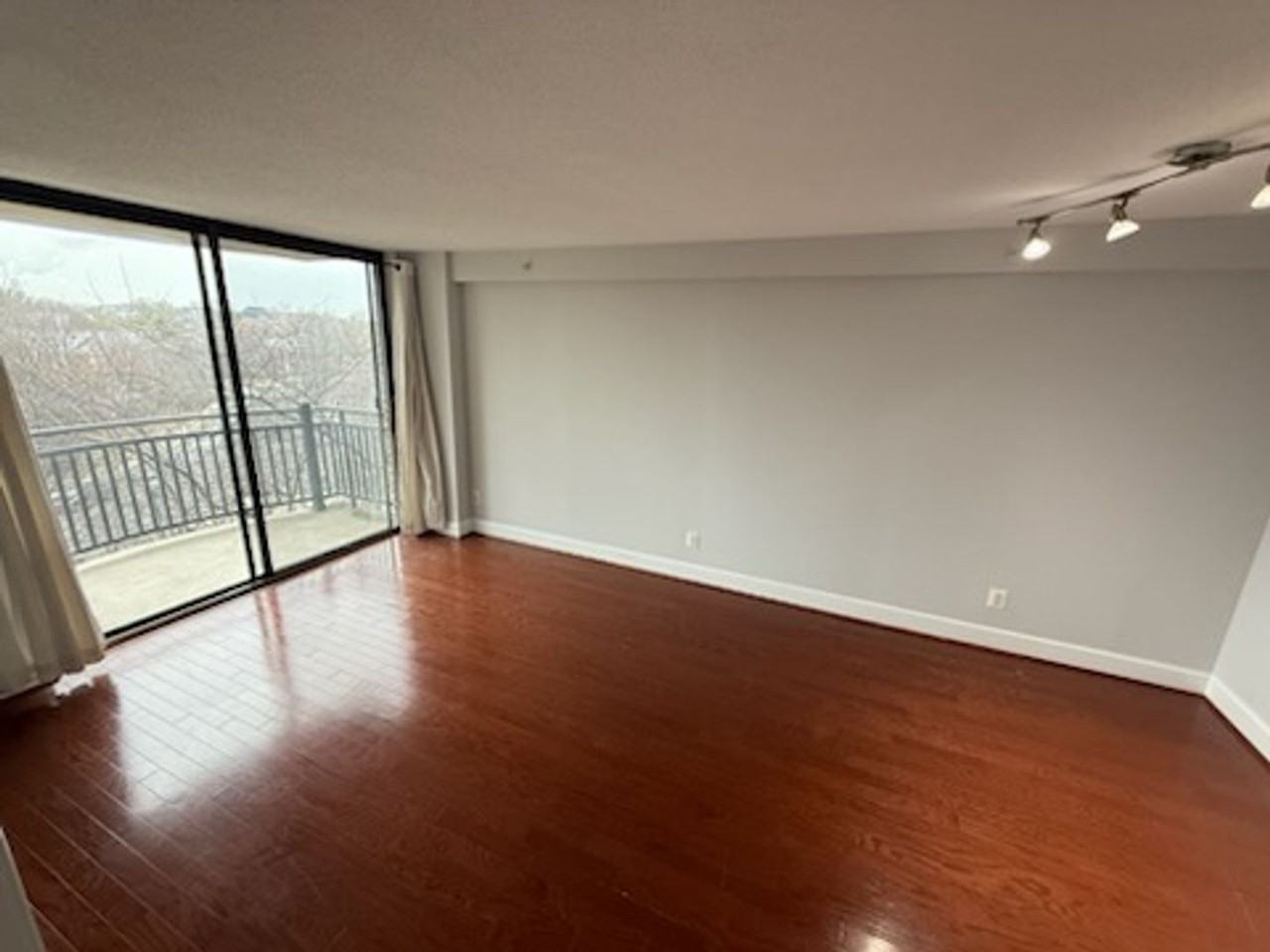 3401 38th St Nw - Photo 4 of 17