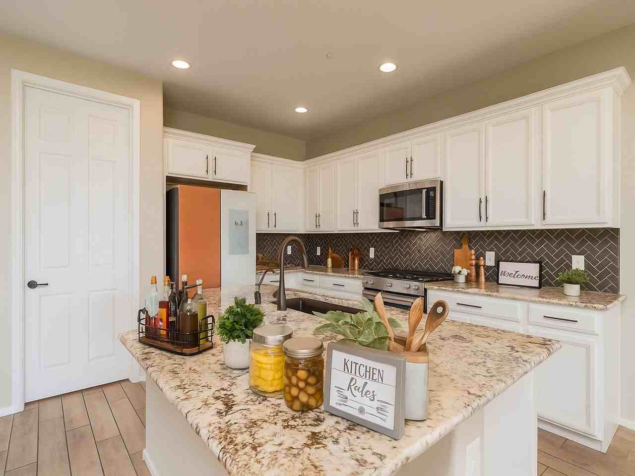 9813 E Miller Peak Trl - Photo 2 of 50