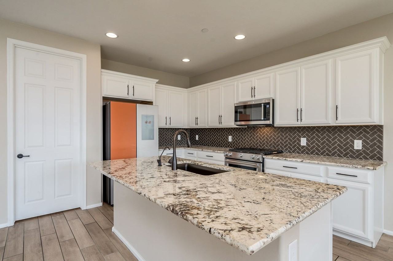 9813 E Miller Peak Trl - Photo 3 of 50