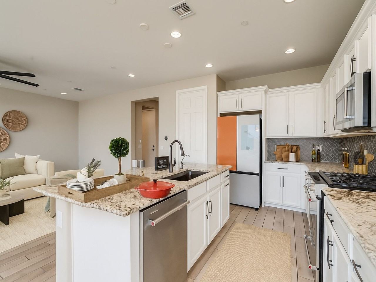 9813 E Miller Peak Trl - Photo 4 of 50