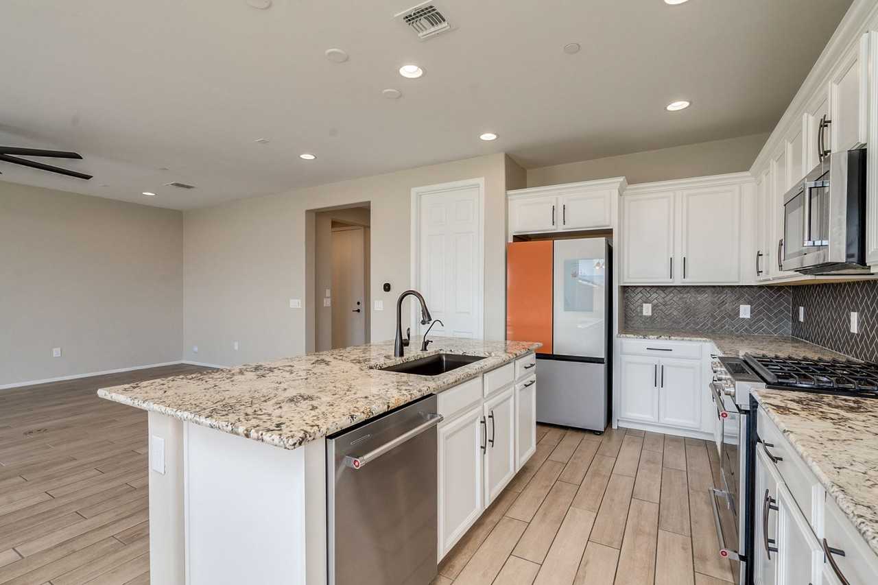 9813 E Miller Peak Trl - Photo 5 of 50