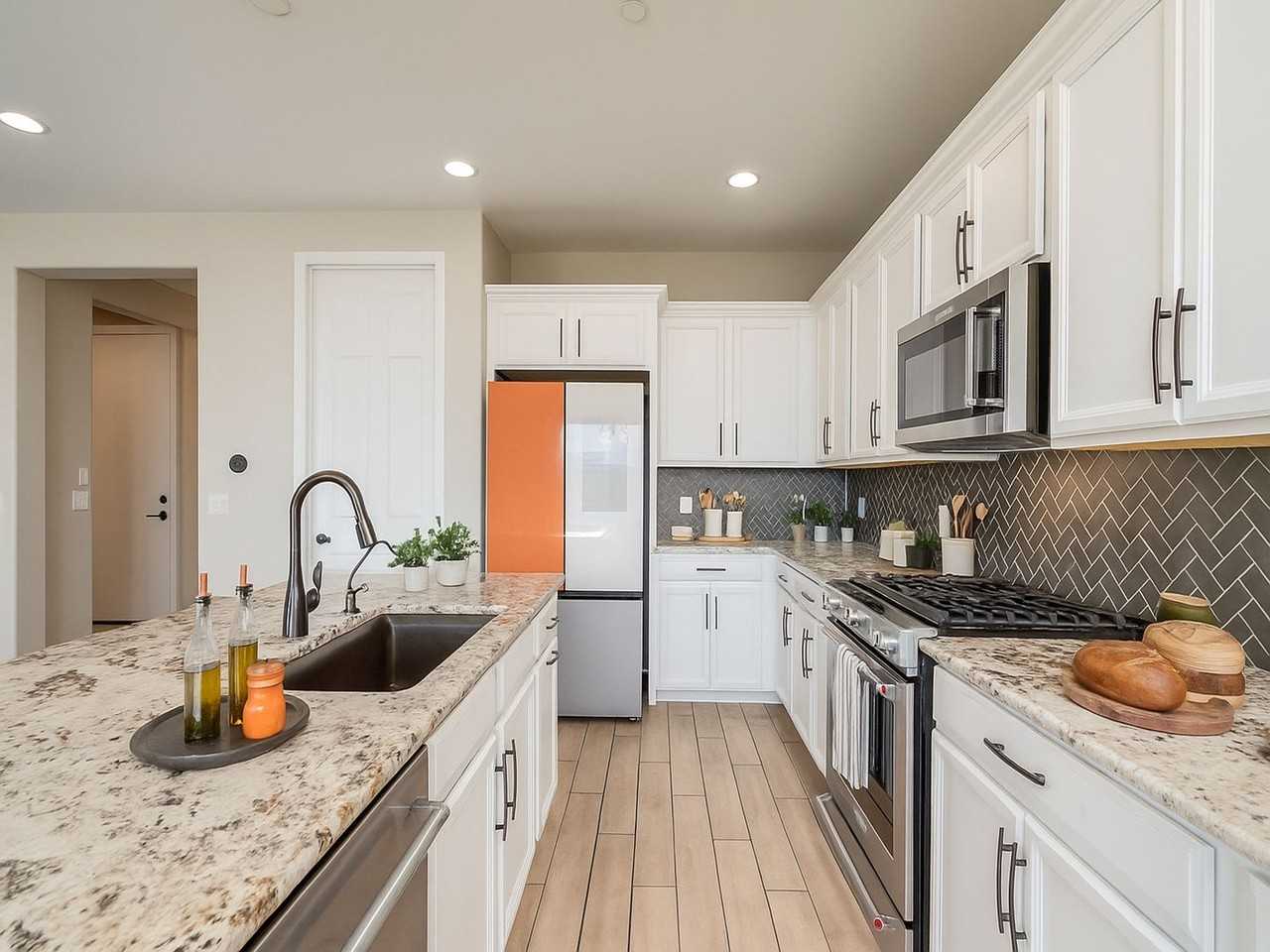 9813 E Miller Peak Trl - Photo 6 of 50