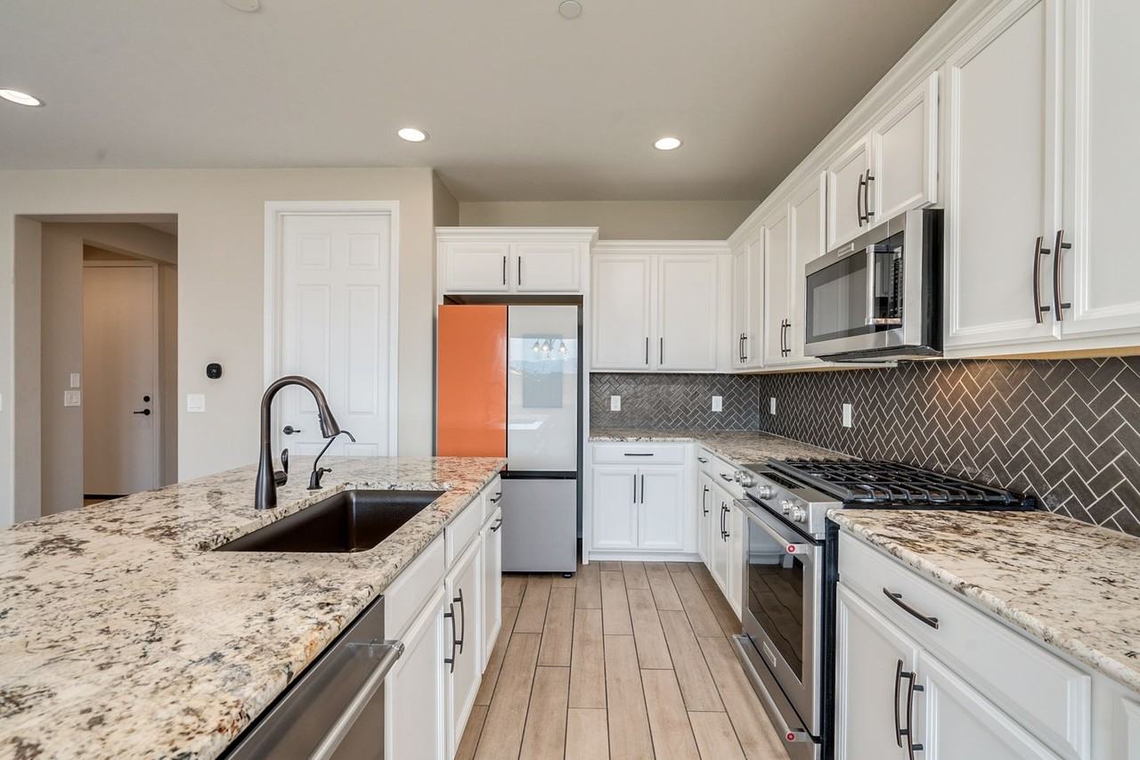 9813 E Miller Peak Trl - Photo 7 of 50