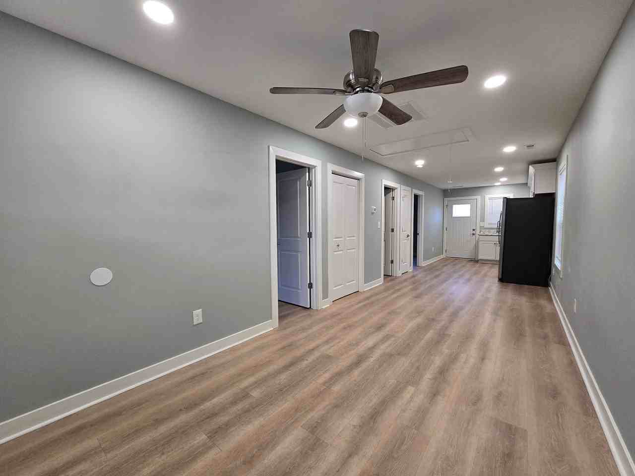 903 Sutherland Ave - Photo 5 of 13